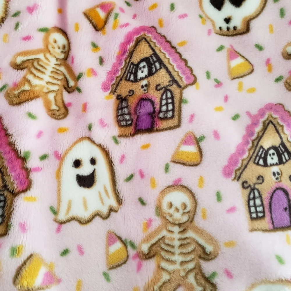 Halloween Gingerbread House Pink Throw Blanket 60 x 70 NWT